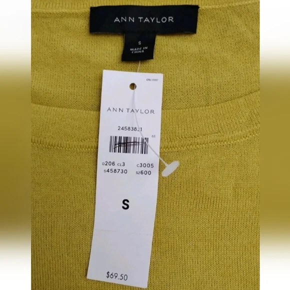 Ann Taylor Long Sleeve Pullover Top Faux Pearl Accent Yellow Women's Size S NWT - Picture 2 of 5